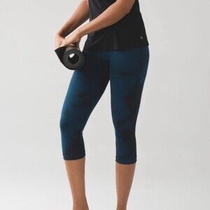 Lululemon Flow & Go Crop Alberta Lake/Black Yoga Legging Size 2
